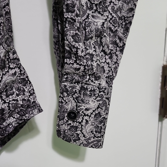 Perry Ellis Black and White Floral Casual Shirt - Picture 3 of 5